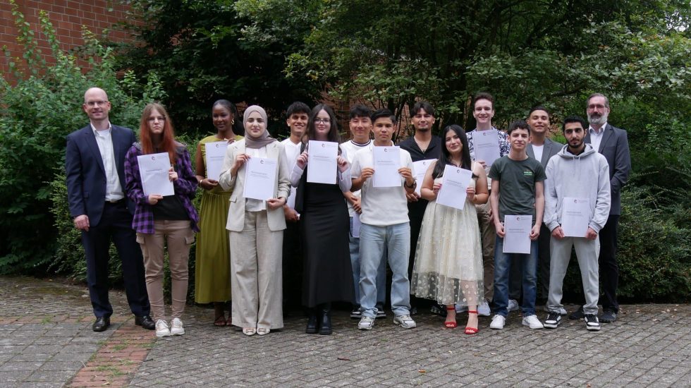 Schülerinnen und Schüler der Internationalen Förderklasse und der Ausbildungsvorbereitung sind bereit für ihren Sprung in die Zukunft
