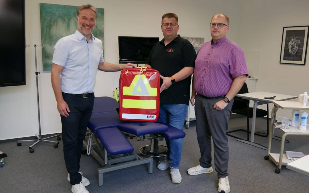 Neuer Notfallrucksack für den Schulsanitätsdienst des Berufskollegs Ahlen