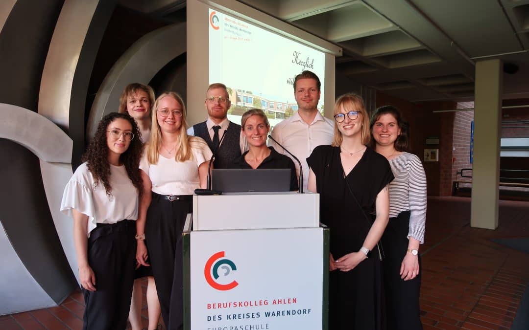Erfolgreiche Präsentationen der Projektarbeiten an der Fachschule für Wirtschaft in Ahlen